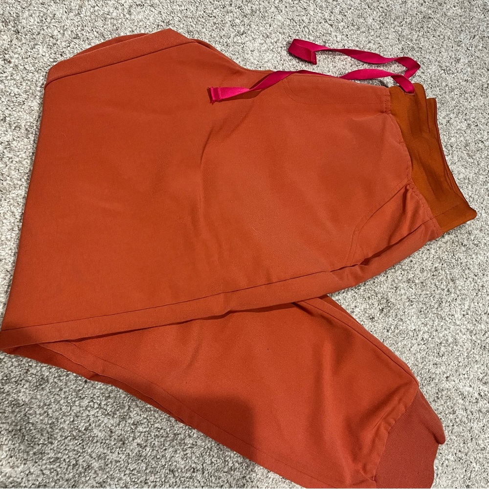 FIGS Zamora joggers